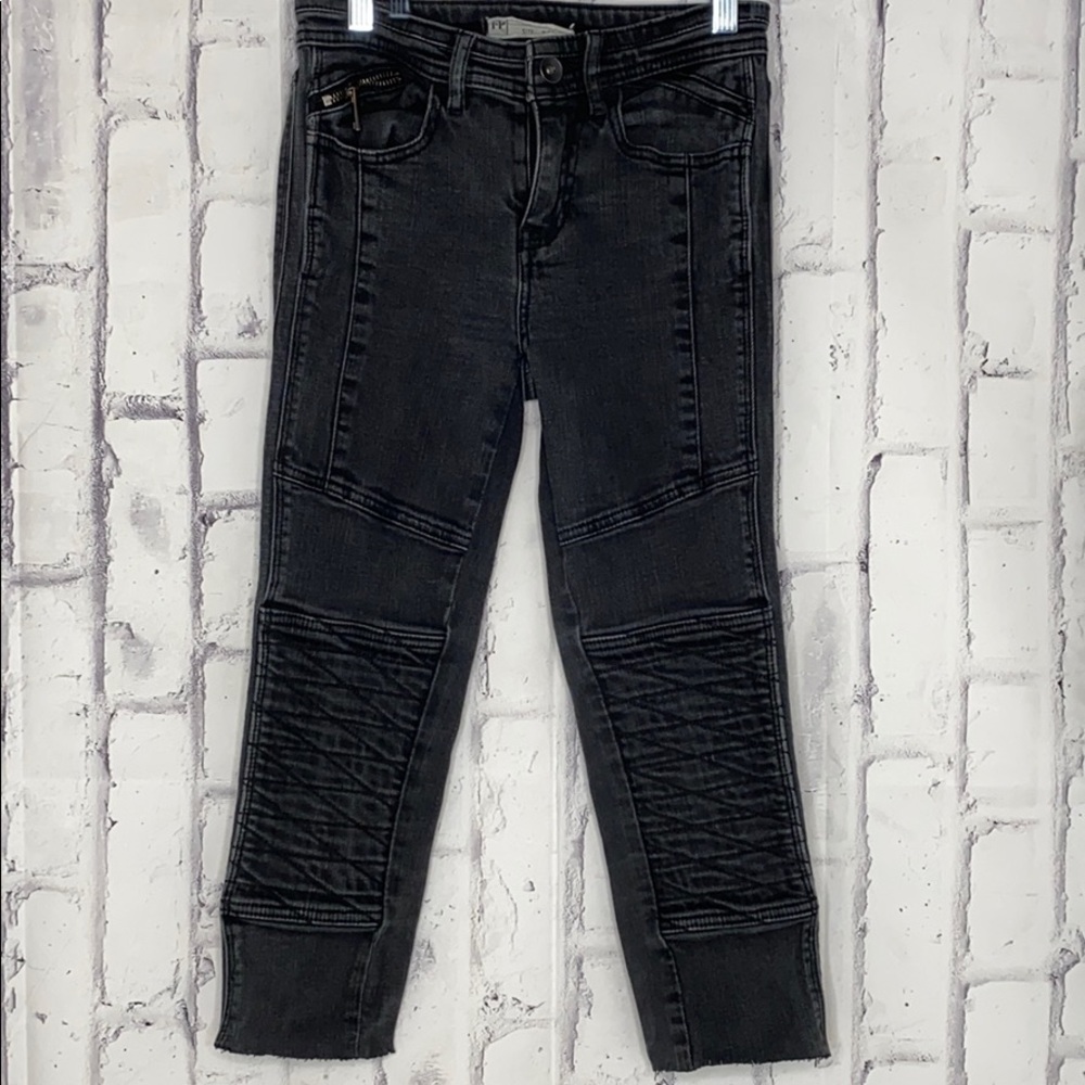 Free People Distressed Skinny Crops